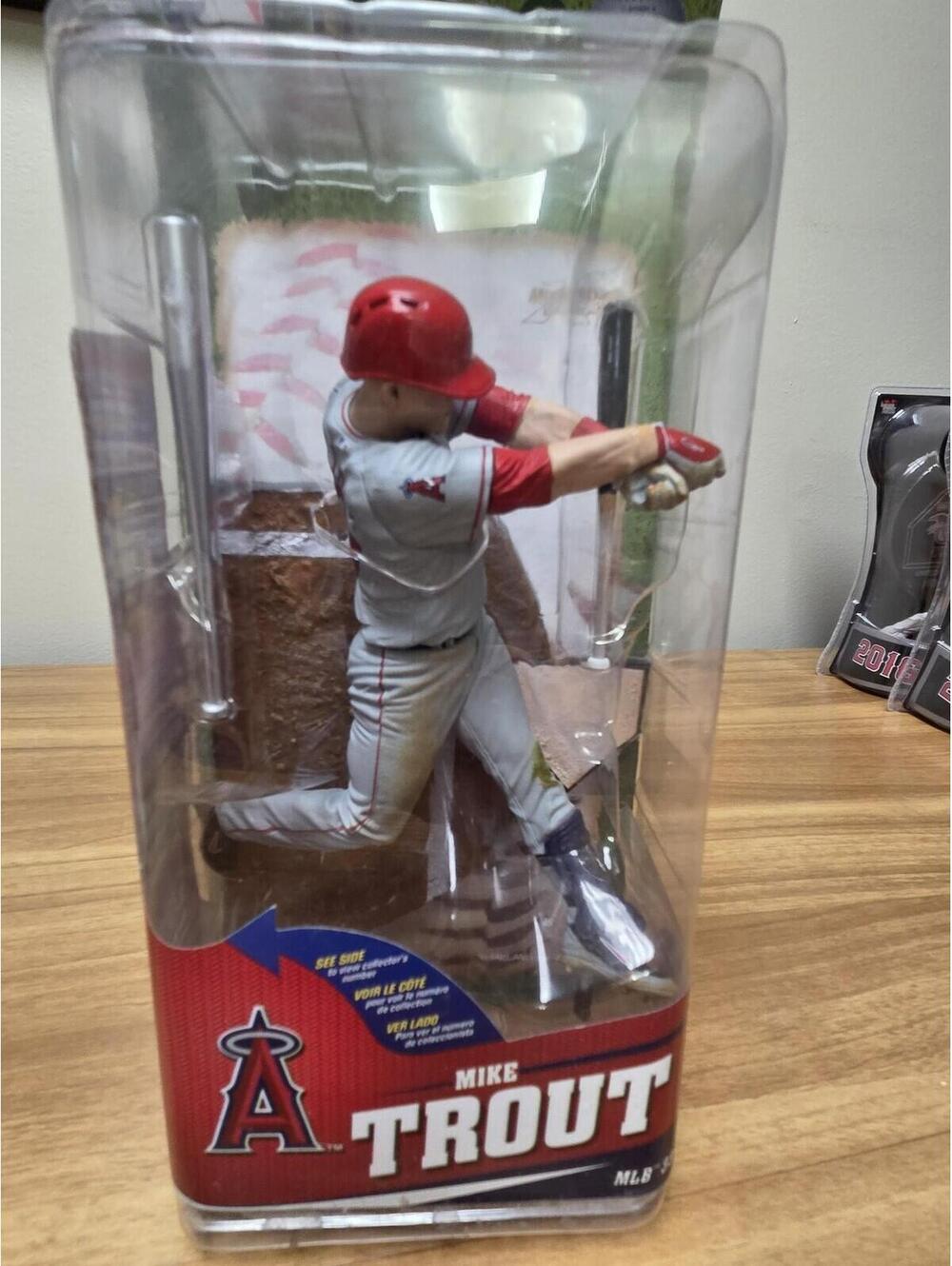 Los Angeles Angels Mike Trout McFarlane MLB 33 Figure Collector Level 0659/2000